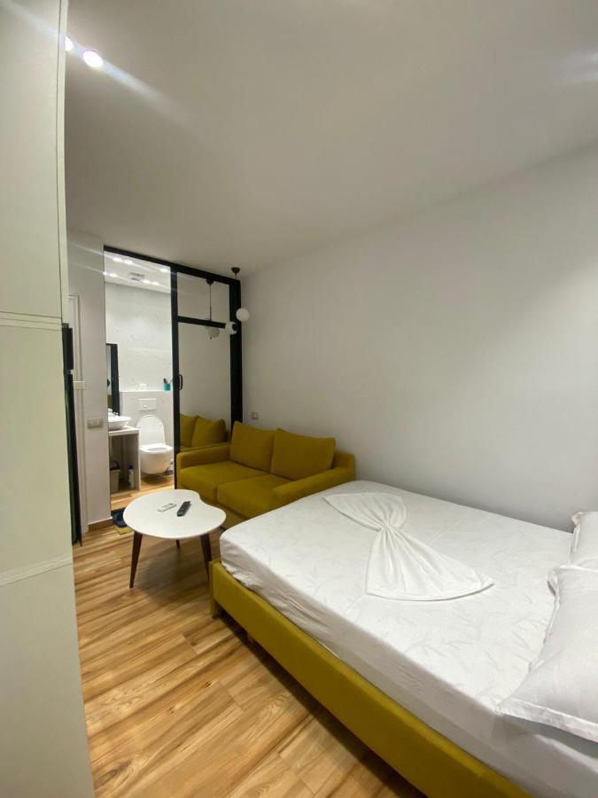 Luxury Apartment In Blloku Area Tirana Exterior foto